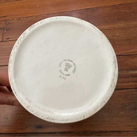 Vintage 1973 Lord Nelson Pottery white ceramic ribbed pitche - Picture 4 of 9